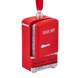 Taylor Swift NIB Dancing Round Kitchen‎ In the Refrigerator Light Ornament Red